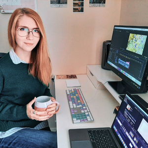 Photographer Bio Headshot – 300x300px (16)